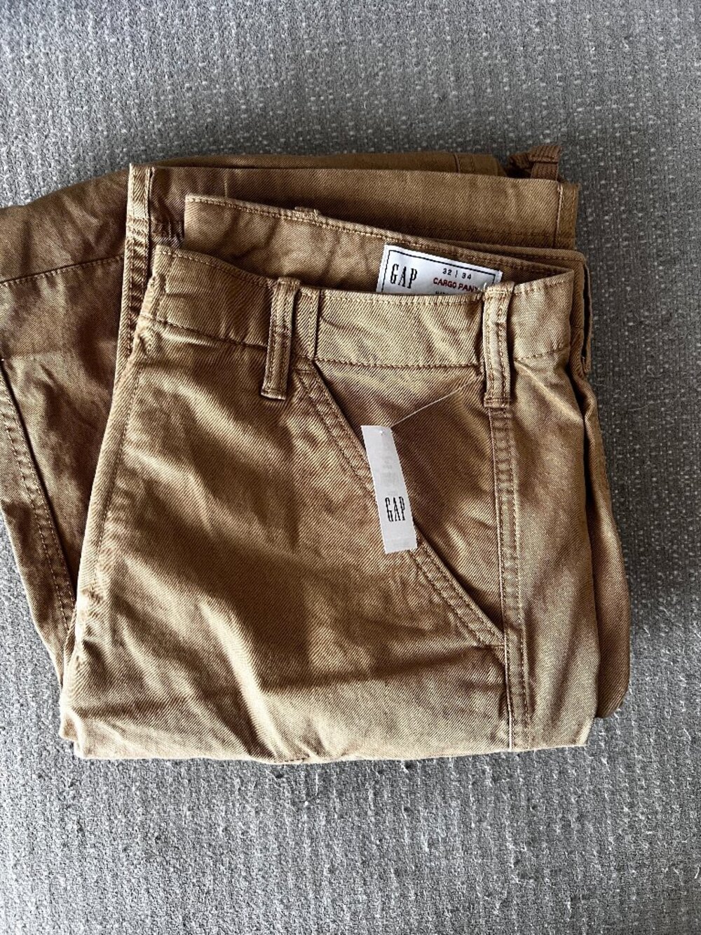 GAP Mens Tan Cargo Pants - NWT - 32x34